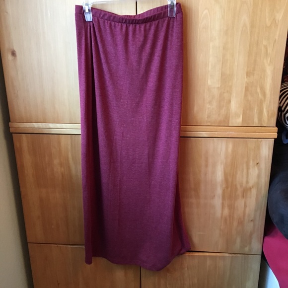 Lily white maroon maxi skirt - Picture 3 of 3